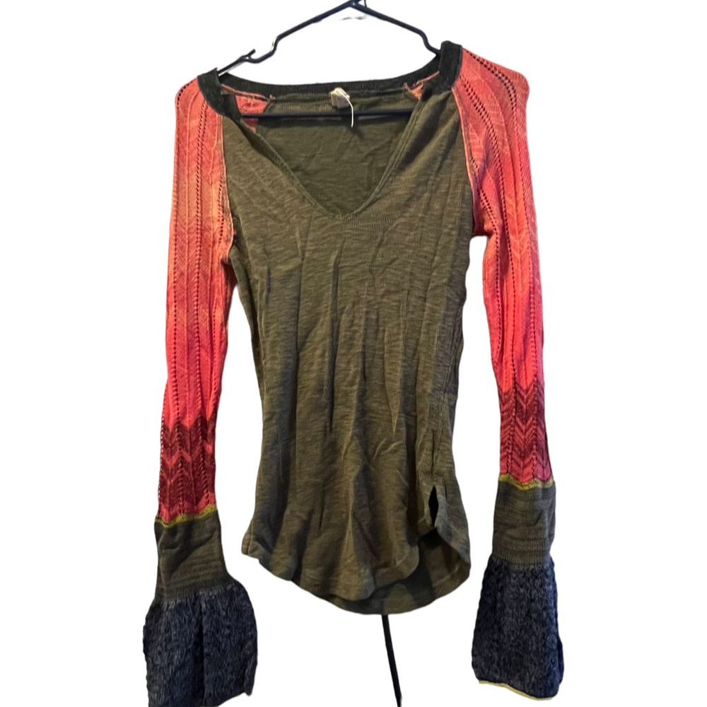 Free People Green V-Neck Waffle Knit Bell Sleeve Top Women's Size Medium